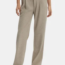 Aberdeen Straight Leg Pant