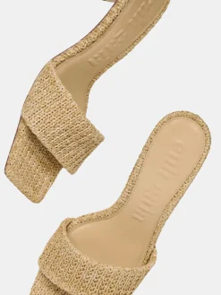 Ada Sandal