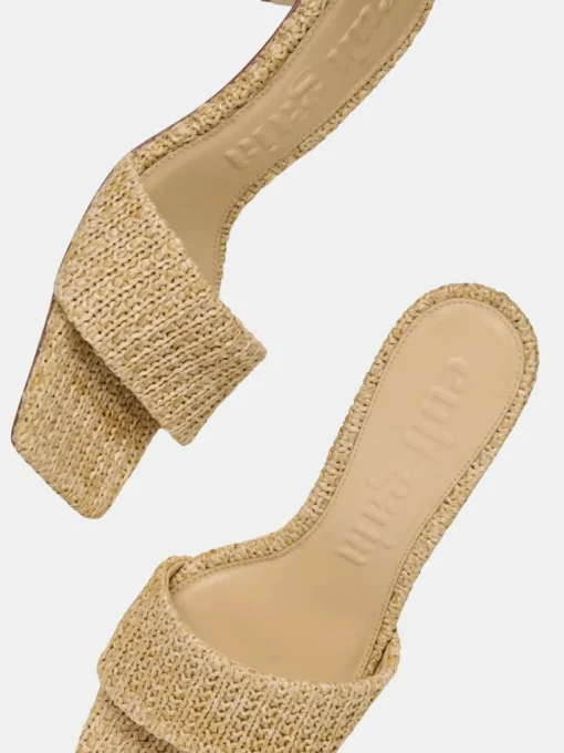 Ada Sandal