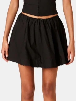 Amanda Skort