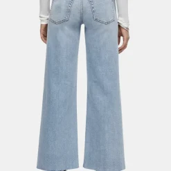 Mid Rise Wide Leg Crop Jean