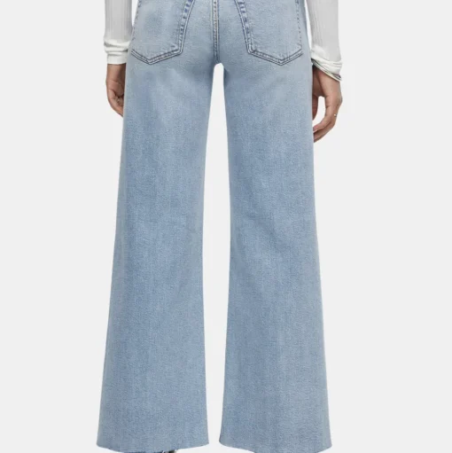Mid Rise Wide Leg Crop Jean